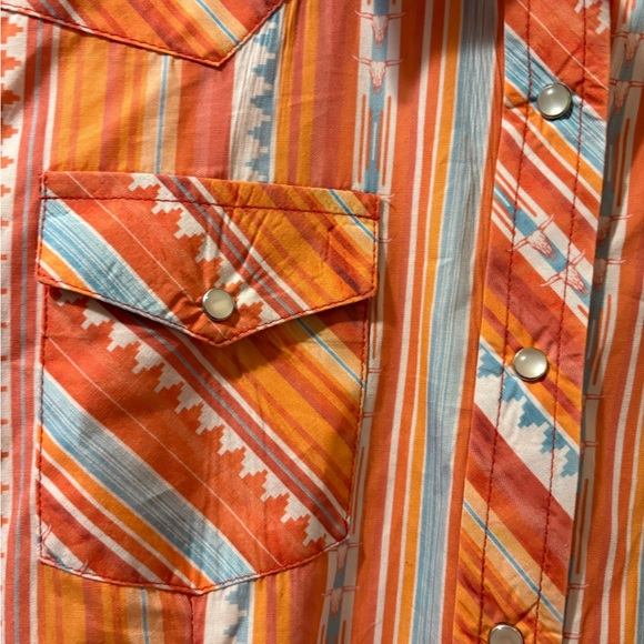 Button Up - Picture 5 of 5